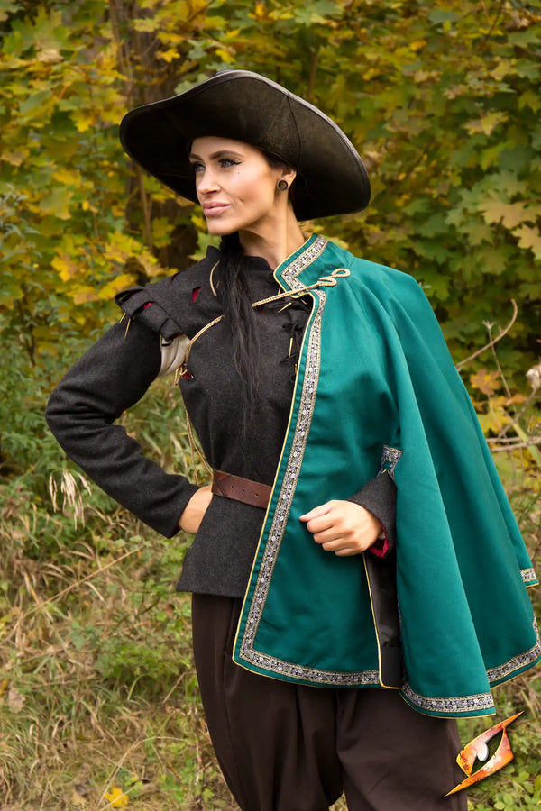 Fencing Cape, Aramis Green