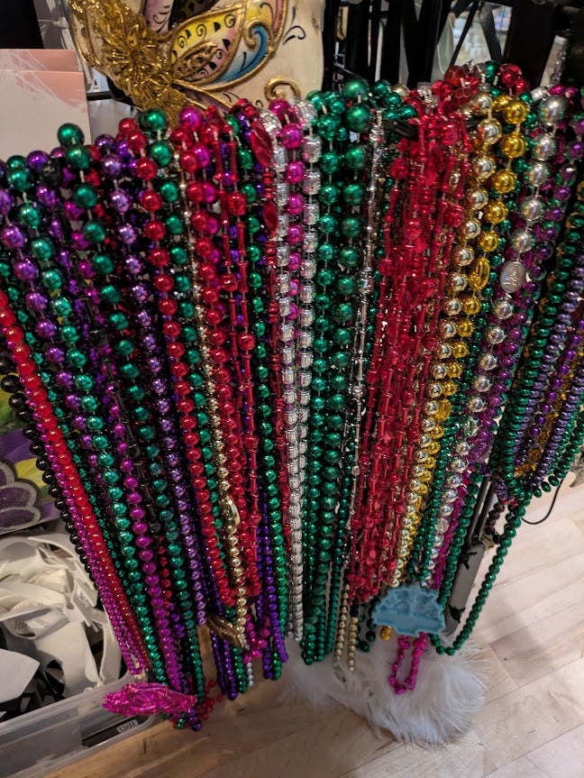 Mardi Gras Beads, fancy / large, 3 strands