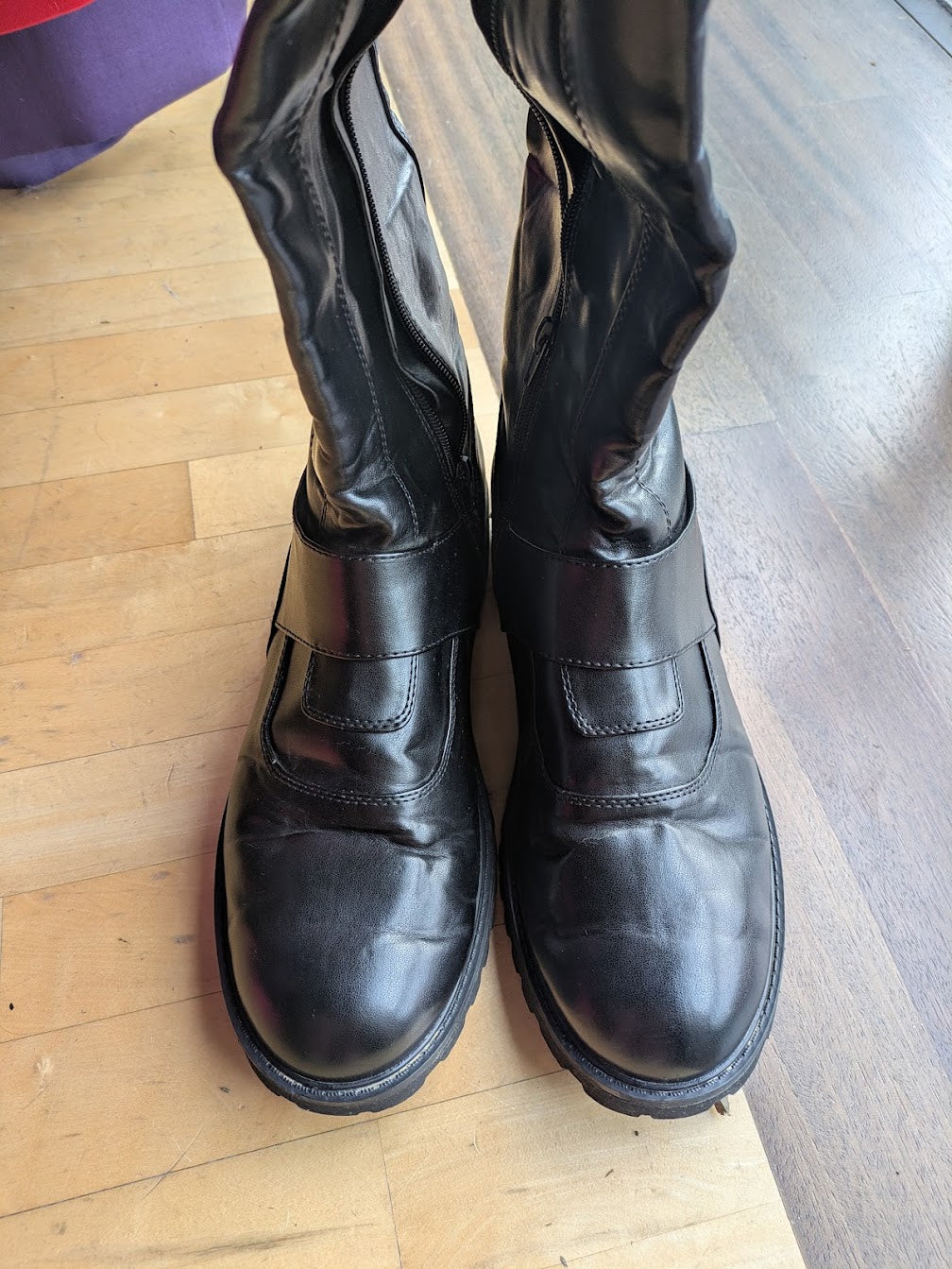 Boot, SUPER HERO Dark Knight; Large (USED)