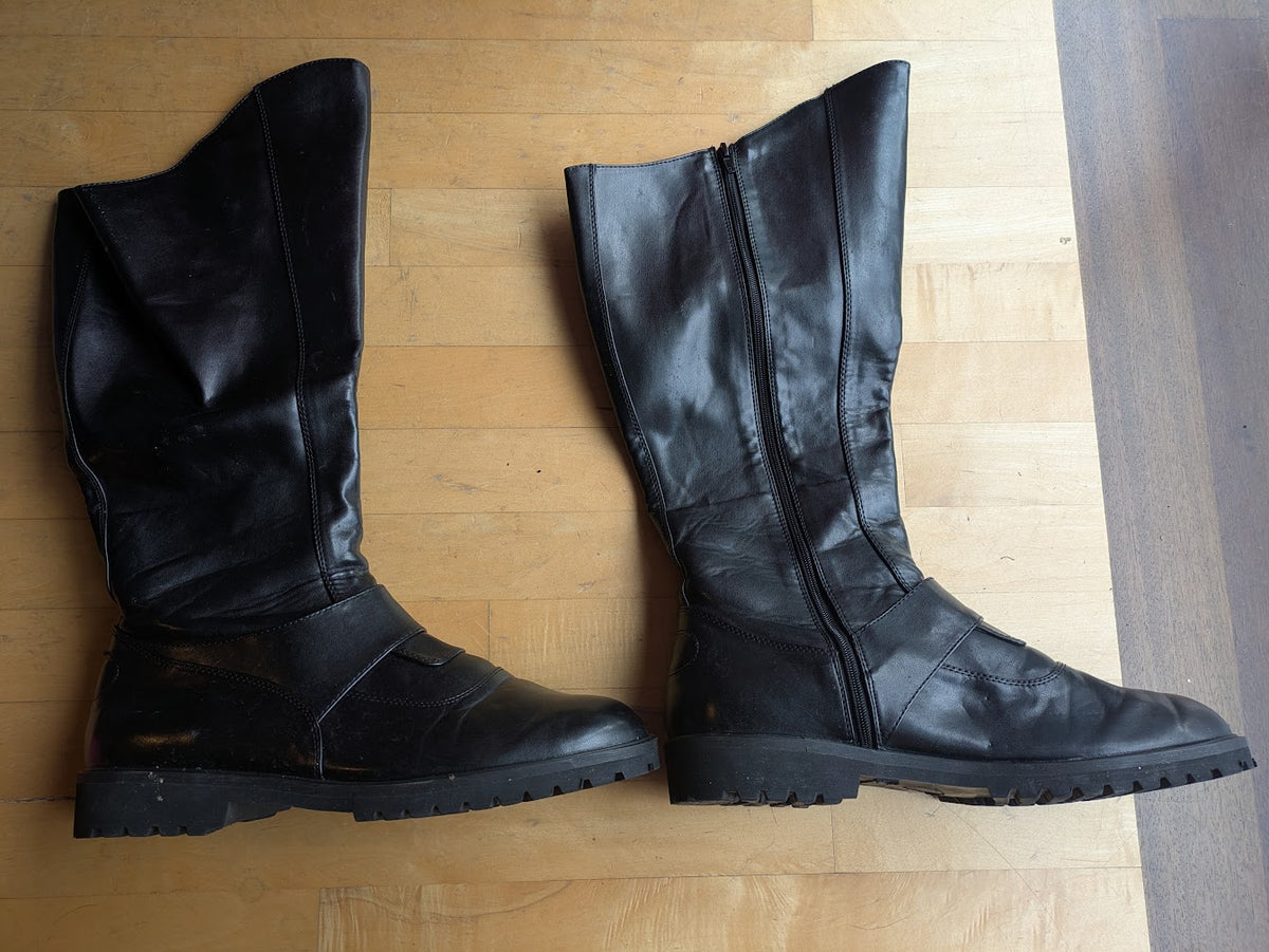 Boot, SUPER HERO Dark Knight; XL (USED)