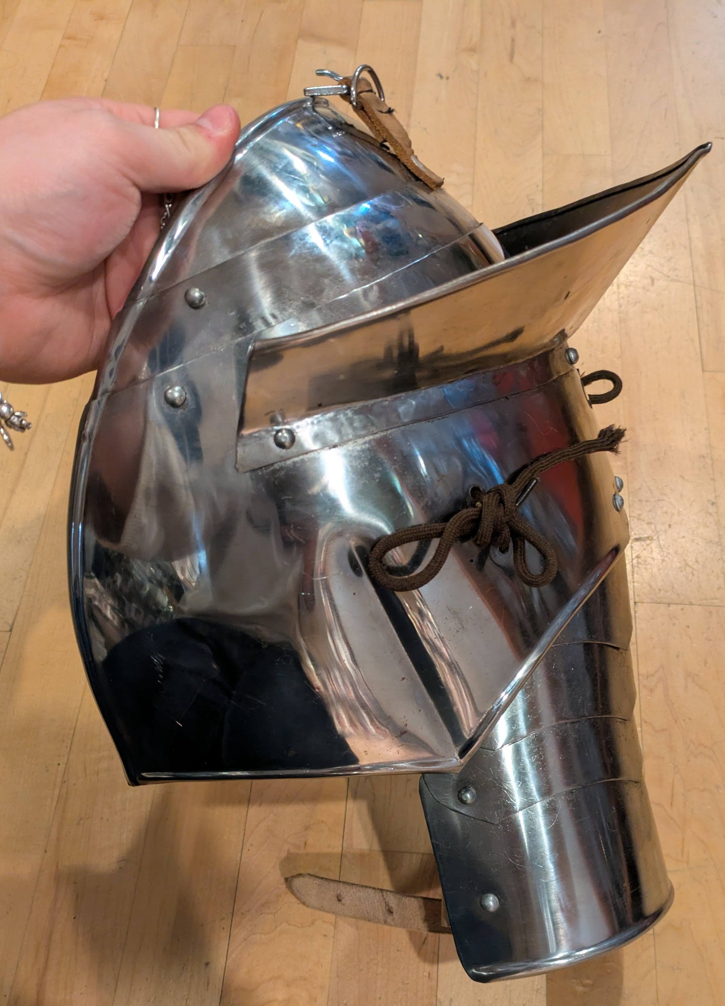 Pauldren, Metal Plate Dome
