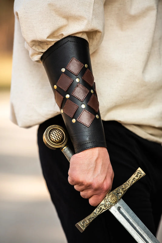 Bracers, Orm Black/Brown (Pair)