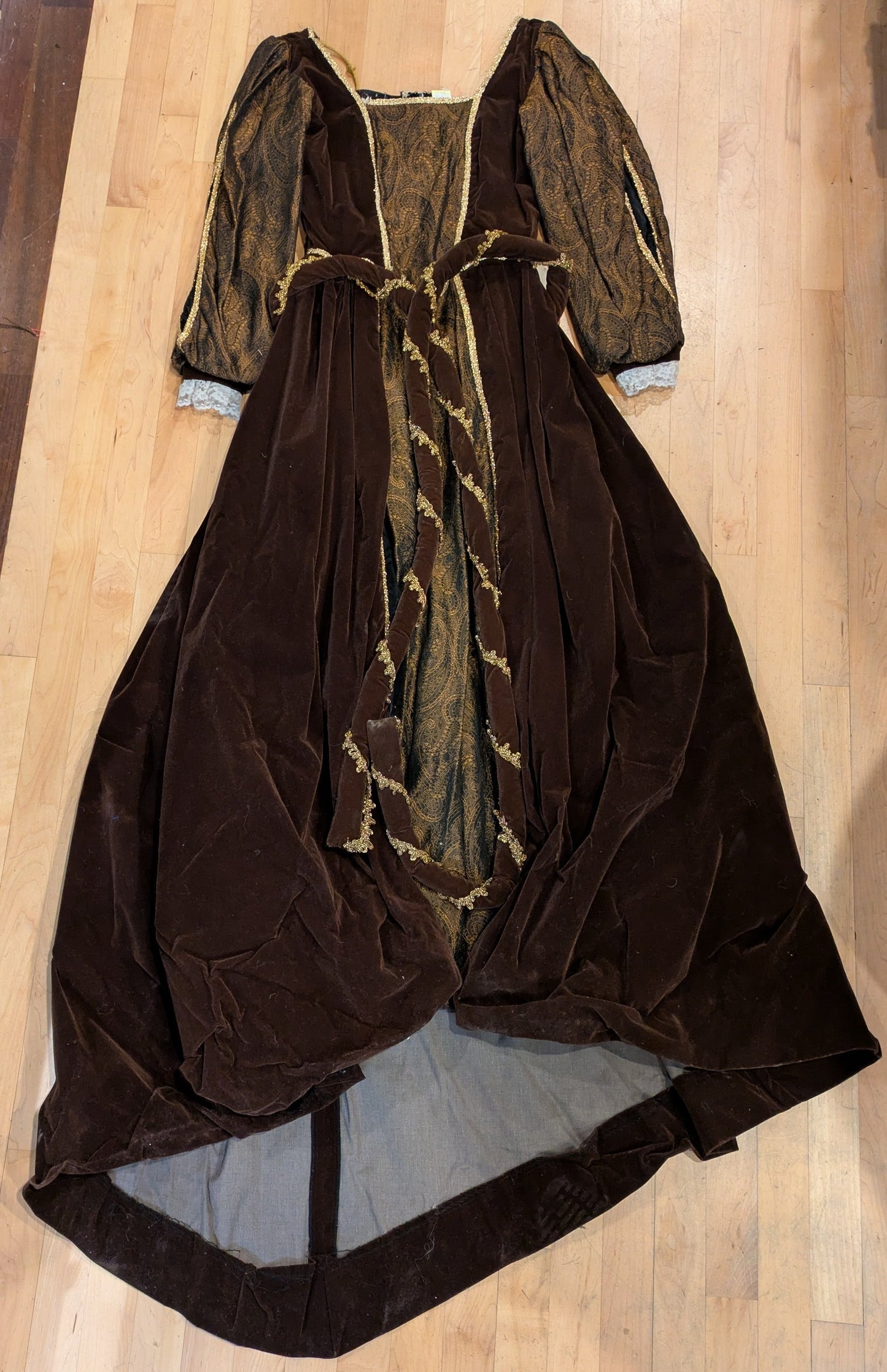 Shakesperian Ren. Gown Copper M