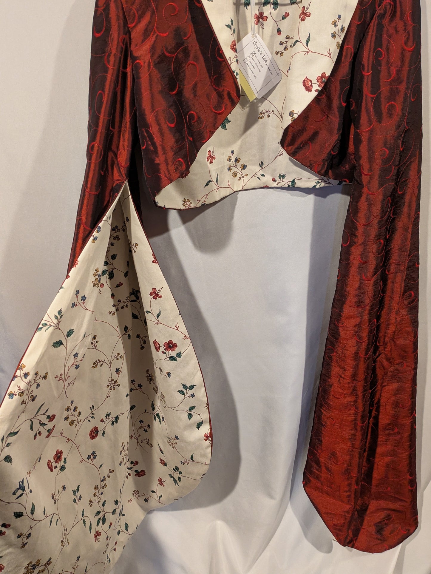 Bolero, Drama Sleeves Red