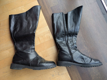 Boot, SUPER HERO Dark Knight; Large (USED)