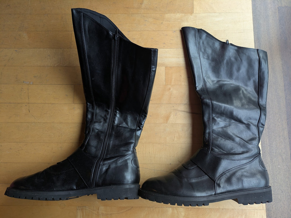 Boot, SUPER HERO Dark Knight; XL (USED)