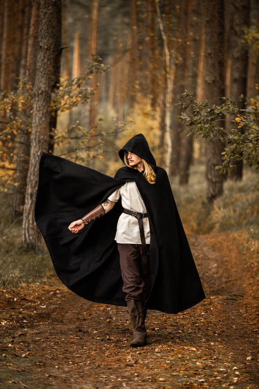 Cape, Wool Thorian Black