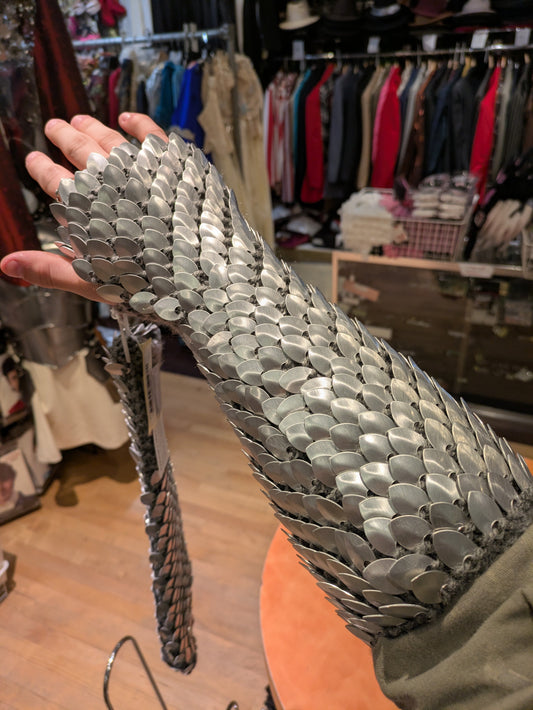 Gauntlets, Knitted Dragonscale