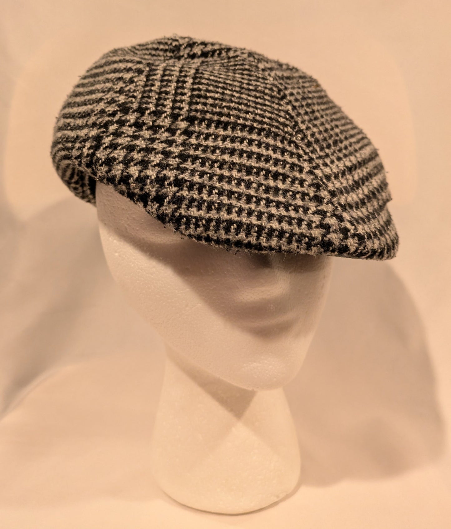 Cap, Newsboy Houndstooth Used 21"