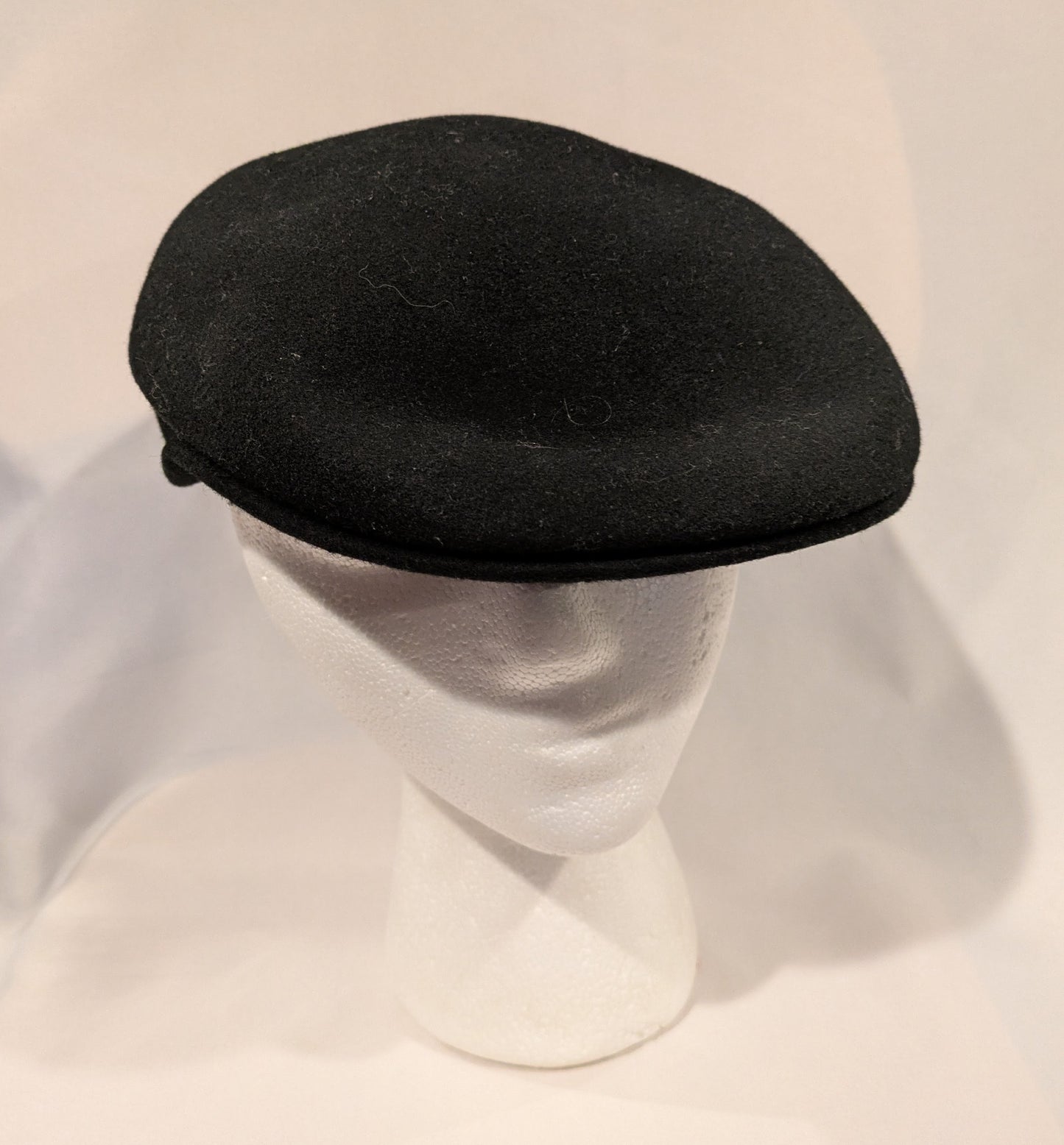 Cap, Newsboy Black Used 22"