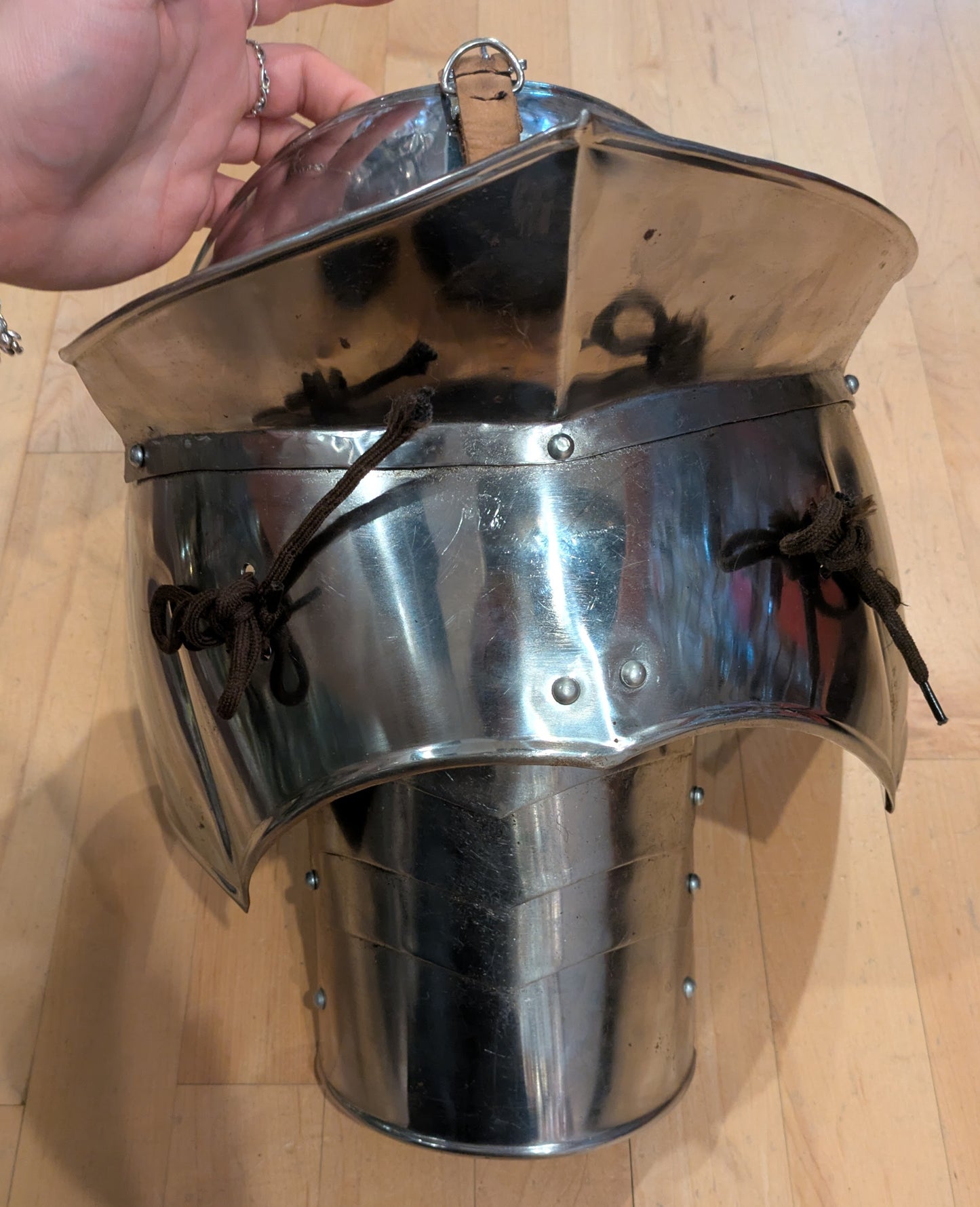 Pauldren, Metal Plate Dome