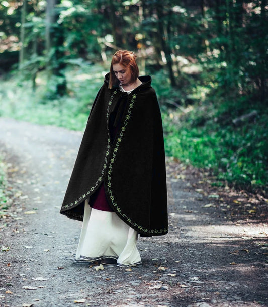 Cape, Wool Asidis Black