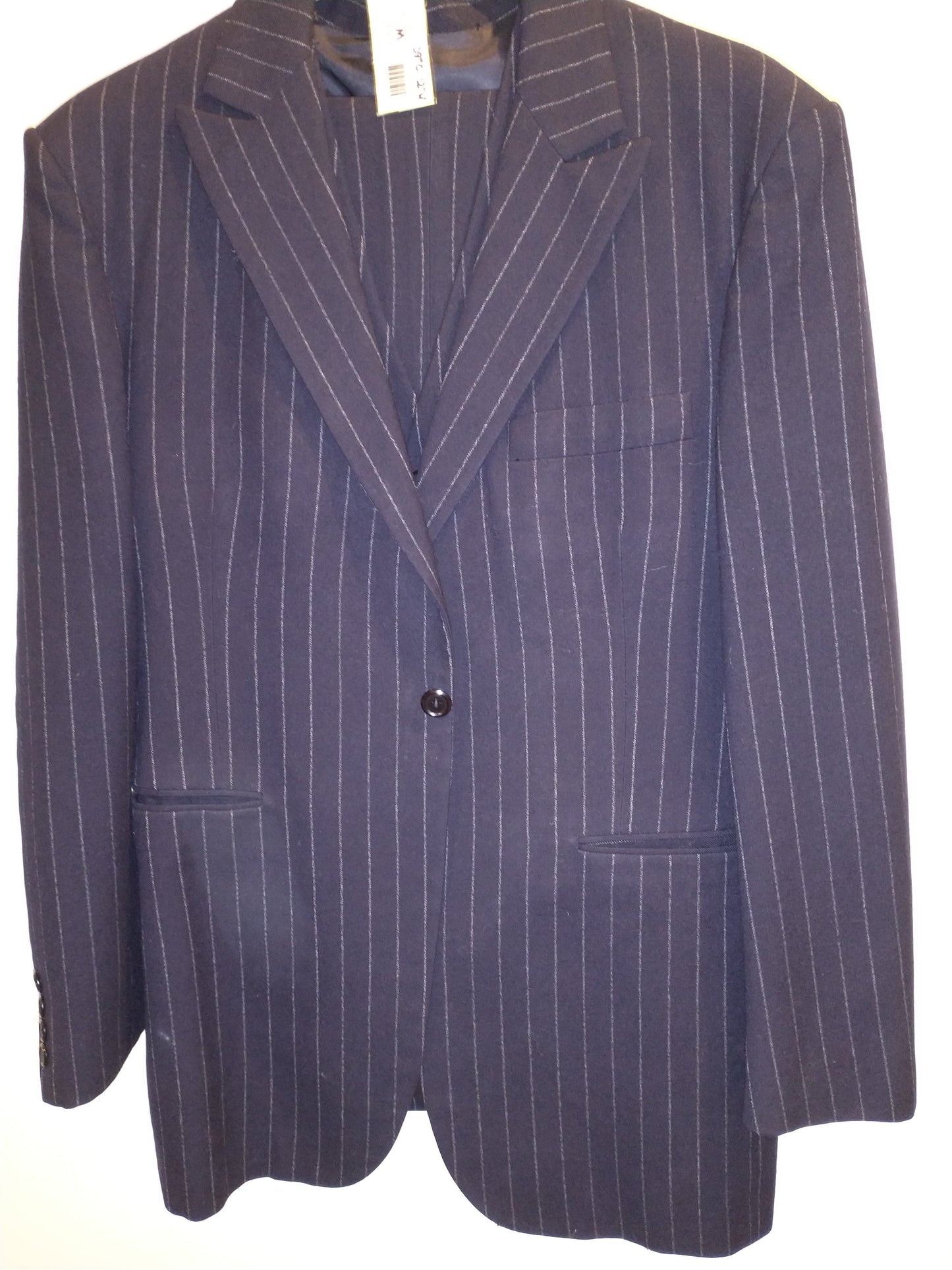 Suit 38 Navy Pin