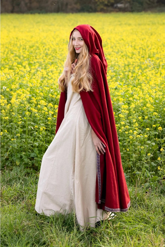 Cape, Wool Daniel Red